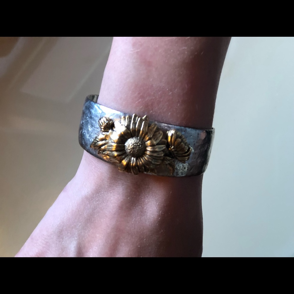 Silver daisy bracelet